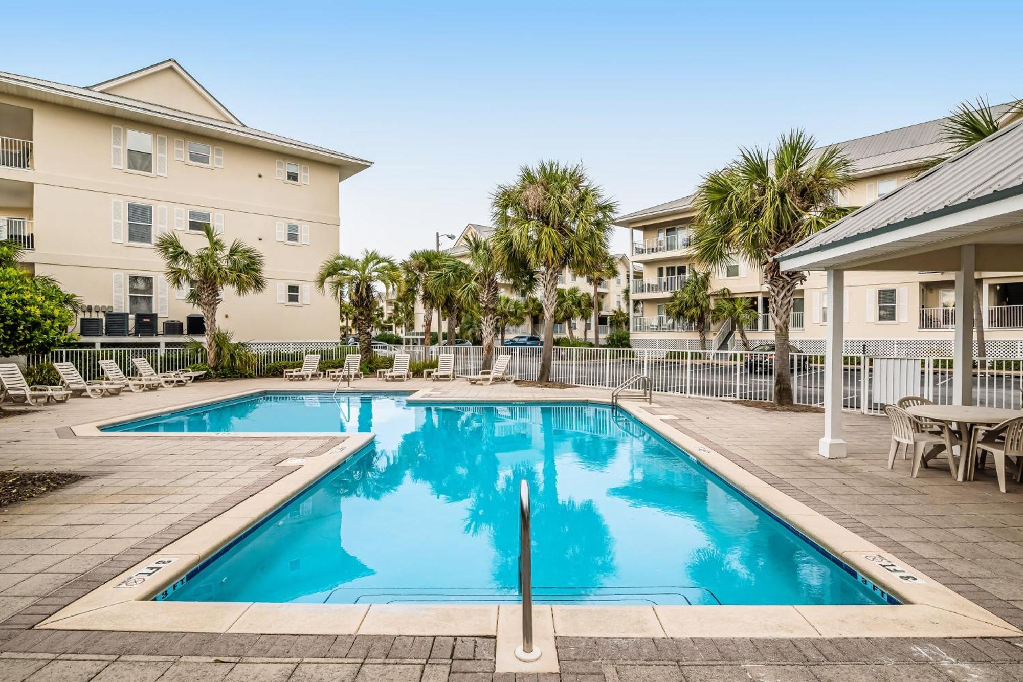 Apartment Gulf Island 733