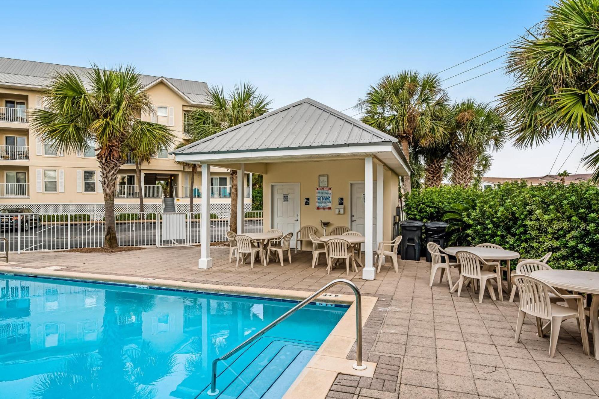 Apartment Gulf Island 733 Navarre