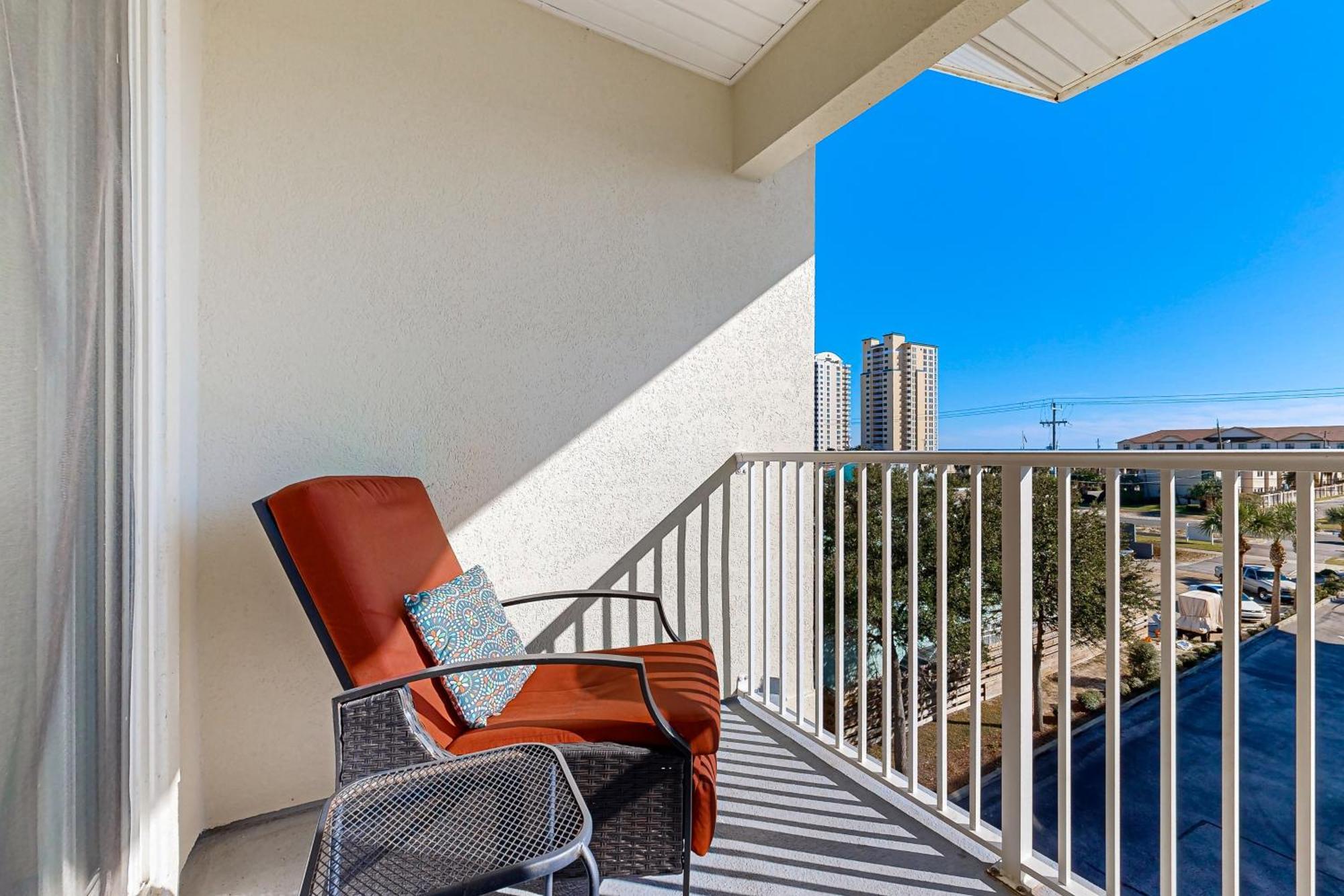 Gulf Island 733 Navarre